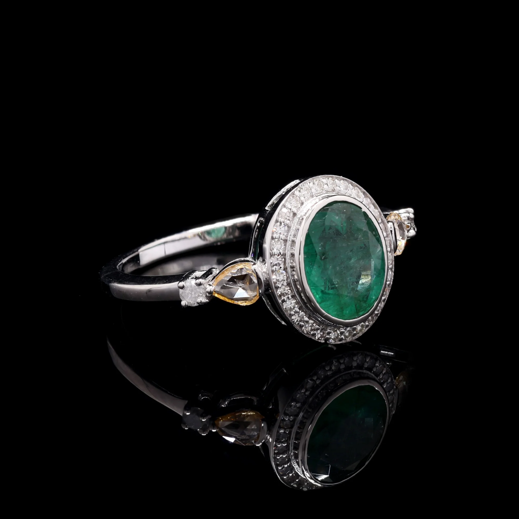 Emerald Diamond Ring - Image 2